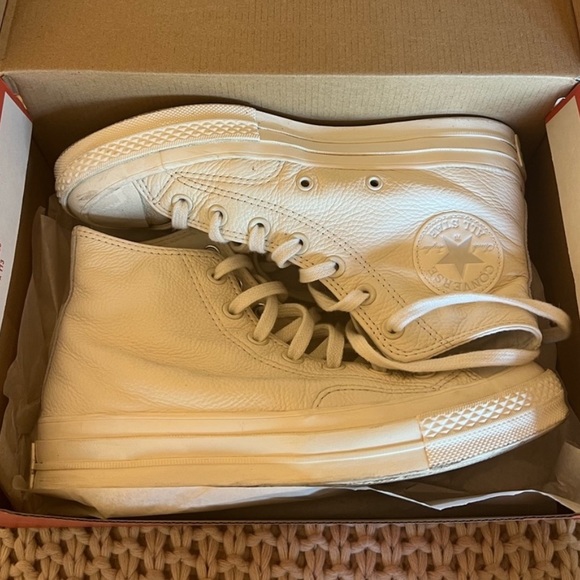 Converse Chuck 70 Tonal Leather High
Top Sneaker - Picture 3 of 3